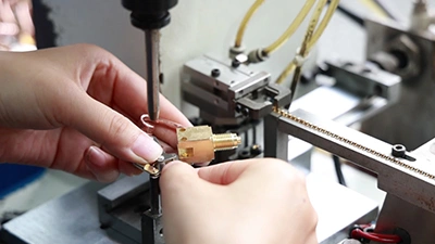 Linkage riveting