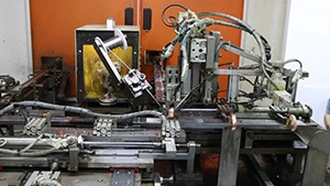 Liquid-filled pressure gauge workshop